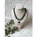 Ónix nyaklánc fazettált medállal