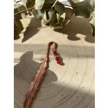Rosegold könyvjelző karneol és strassz függővel (4 gyöngyös)