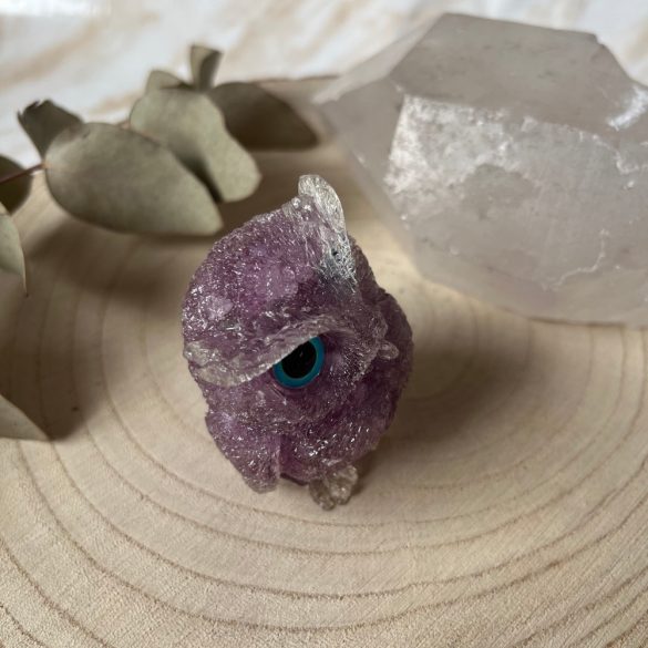 Ametiszt, gyantába öntött ásványbagoly