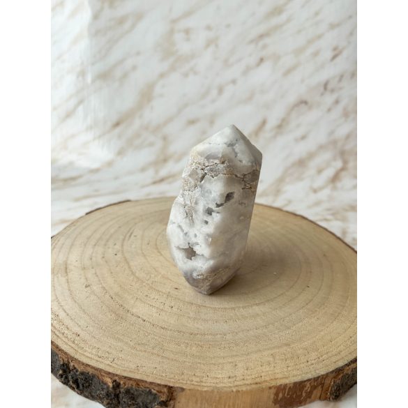 Üreges Achát csúcs