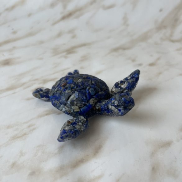 Epoxi gyanta teknős lápisz lazuli ásvánnyal kiöntve