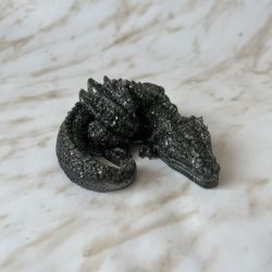 Epoxi gyanta sárkány pirit ásvánnyal kiöntve
