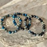 Hőkezelt hematit, festett tigrisszem karkötő