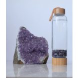Üvegkulacs ametiszt ásvánnyal (bambusz)